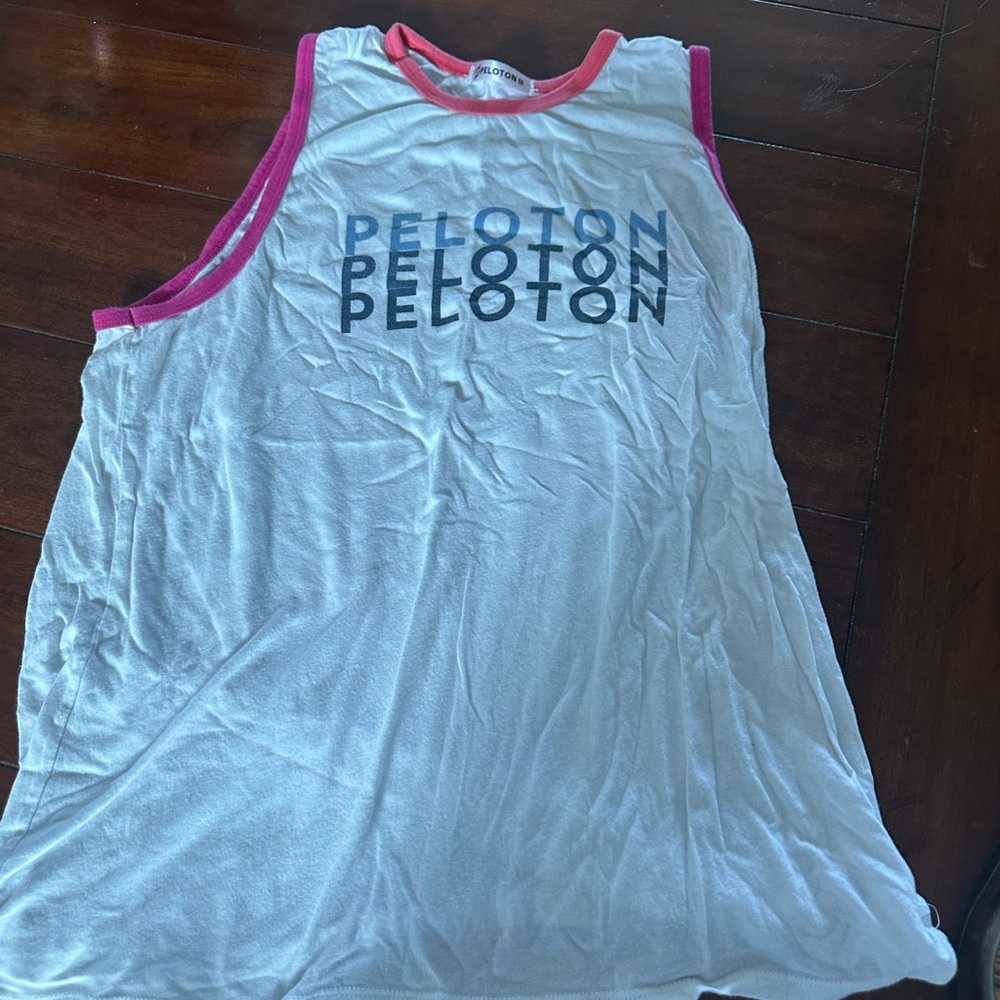 peloton tank top size medium